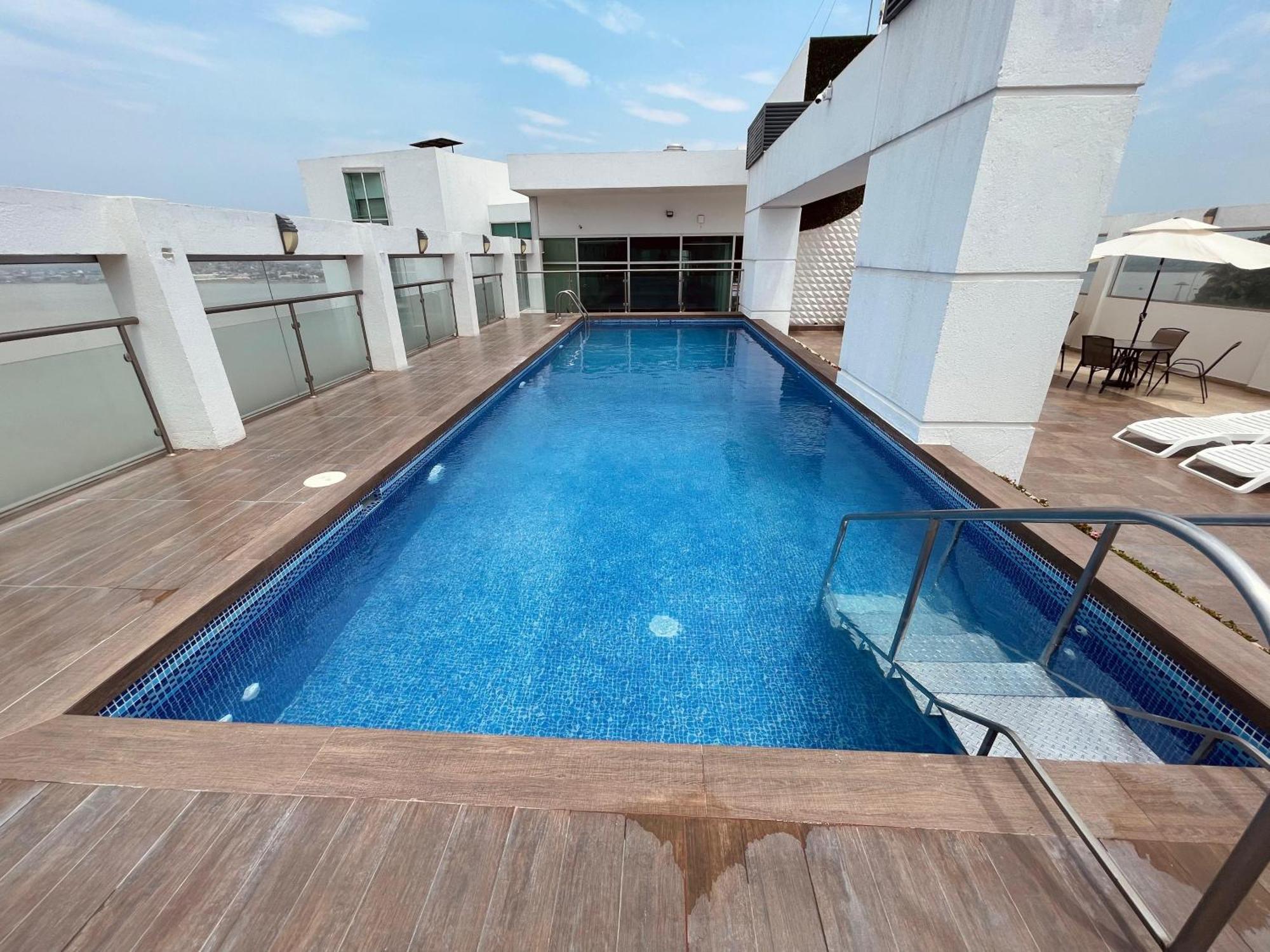 Suite Frente Al Rio En Puerto Santa Ana Riverfront Guayaquil Bagian luar foto
