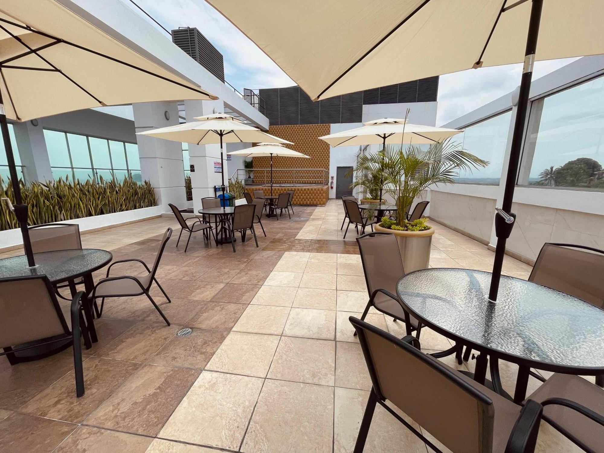 Suite Frente Al Rio En Puerto Santa Ana Riverfront Guayaquil Bagian luar foto